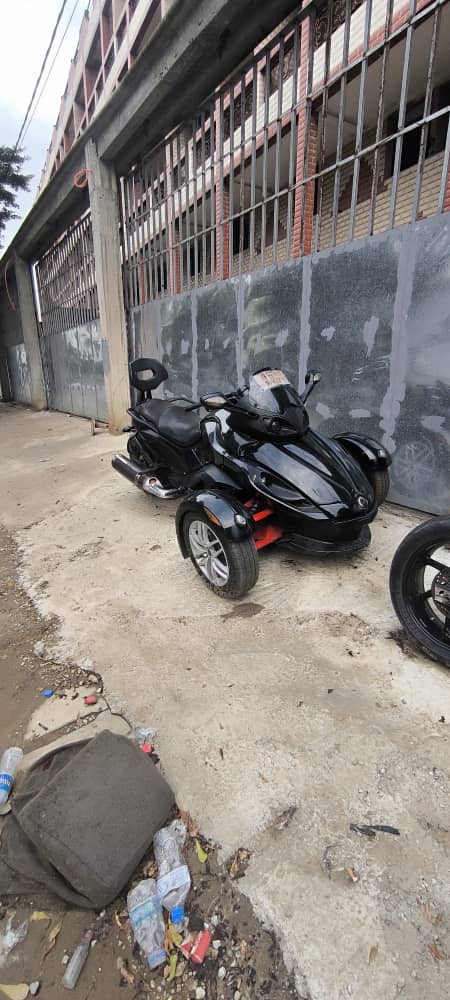 CAN AM SPYDER